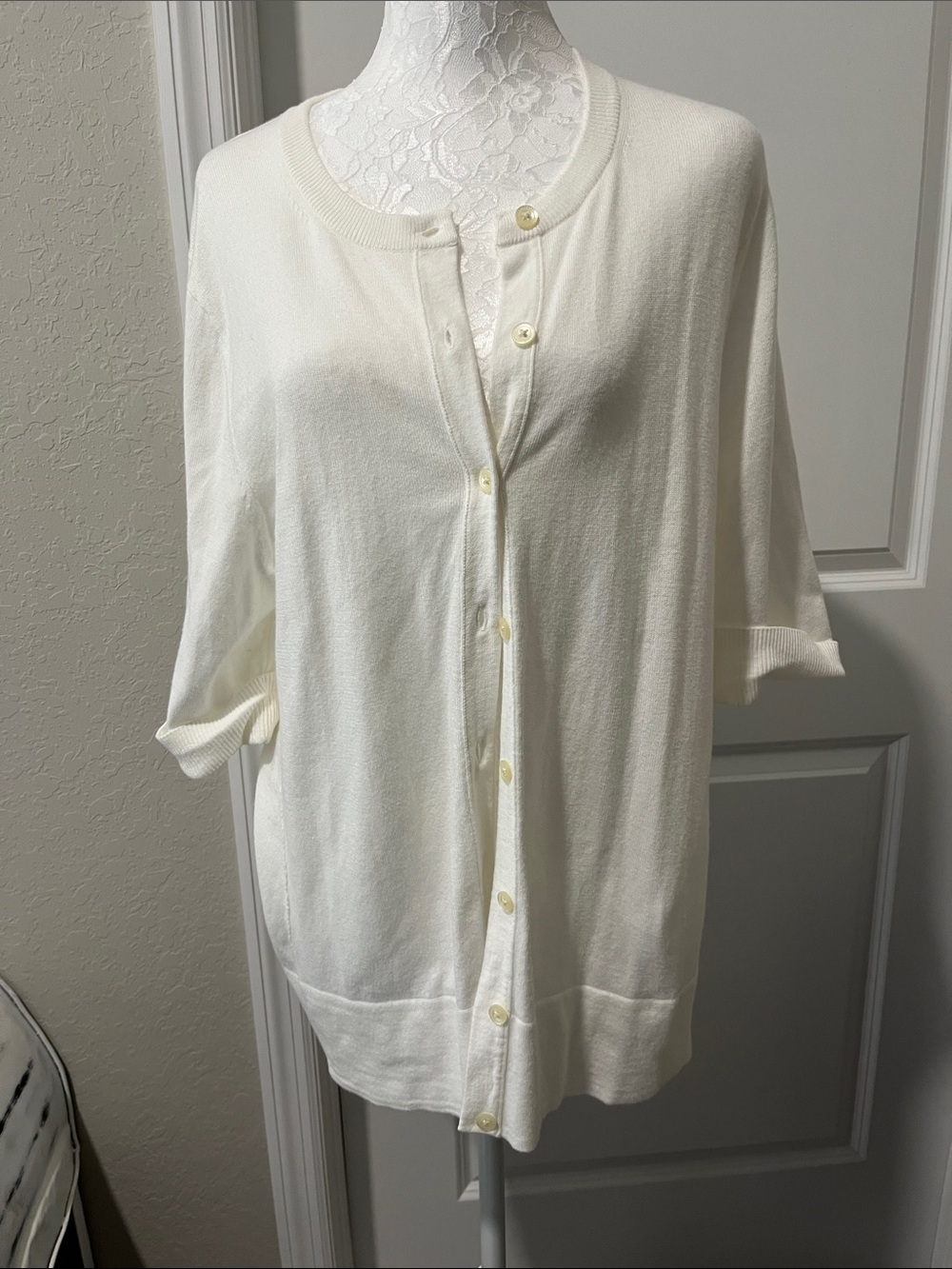 Eddie Bauer Cream Button-Front Women's Top